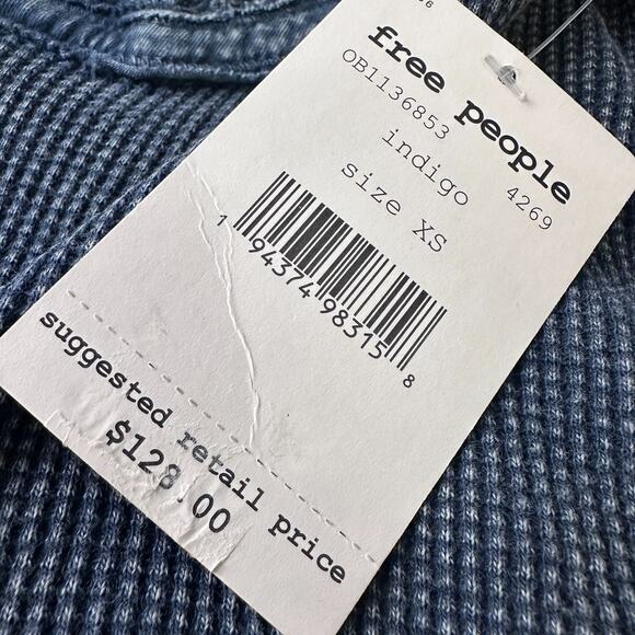 Free People Twisted Cable Cuff Top Women’s XS Indigo Blue Pullover Knit NWT New - Picture 6 of 11